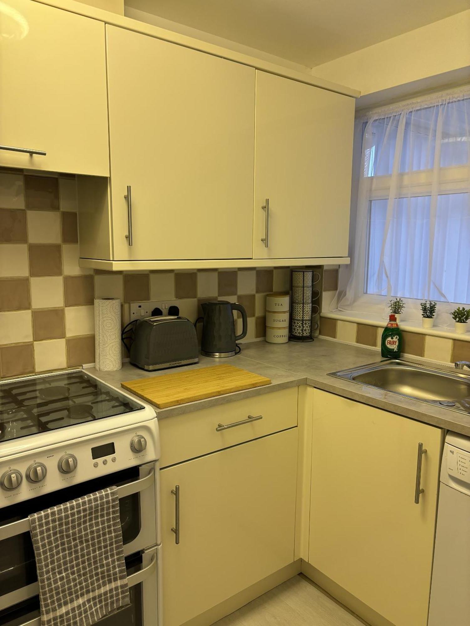 Cosy Corner - 2 Beds, Free Parking, Next To Southampton General Hospital Villa Kültér fotó